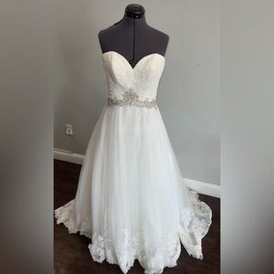 Strapless White Wedding Gown with‎ Lace and Beading